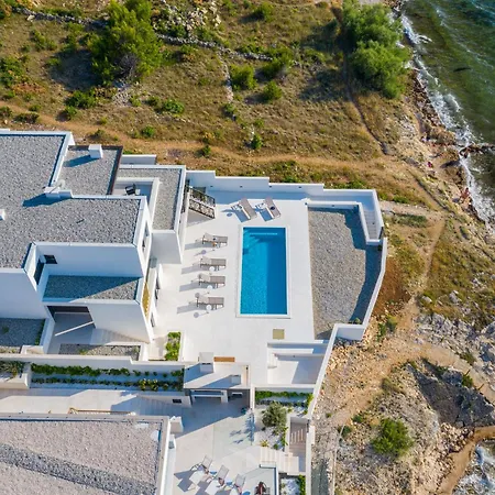 B Novigrad (Dalmatia)