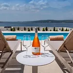Villa B *
