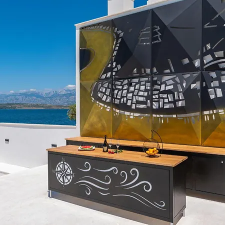 B Novigrad (Dalmatia)