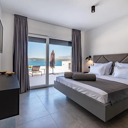 B * Novigrad (Dalmatia)